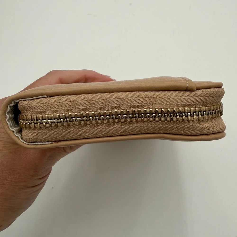 On 34th Womens Pebbled Leather Zip Around Wallet Tan Beige‎ Gold Tone Hardware